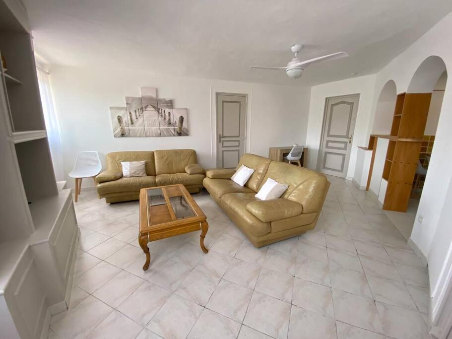 A Louer Haut De Villa 4 Pieces A Sainte-Maxime Golfe De St-Tropez Exterior photo